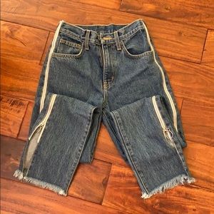 Carmar medium wash jeans